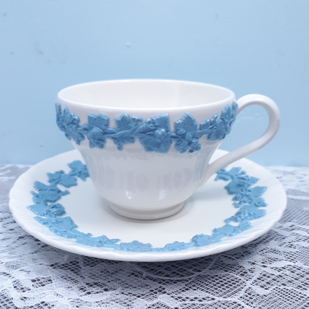 Wedgwood Queensware Lilac Blue Cream Seashell Edge Embossed Grapes Teacup Saucer